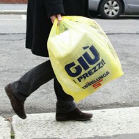 Italy bans plastic bags